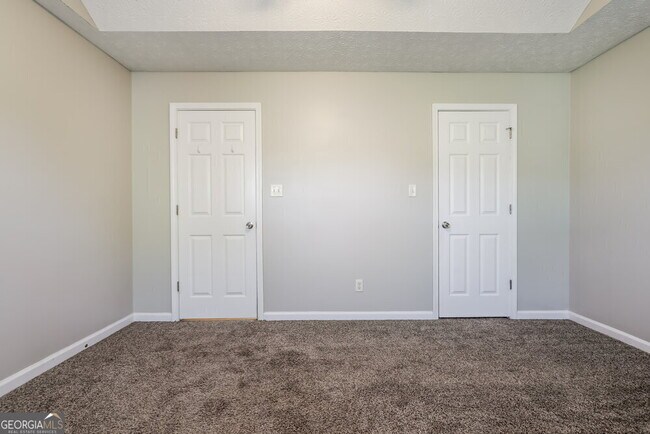 Building Photo - 372 Kay Dr