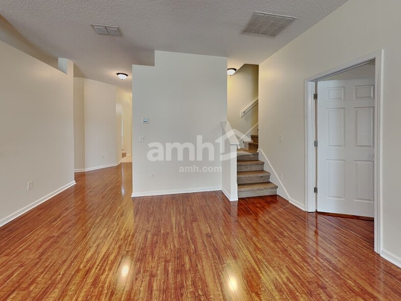 Building Photo - 2061 Jimmy Ln