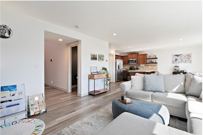 Building Photo - 6672 Udall Pl SE