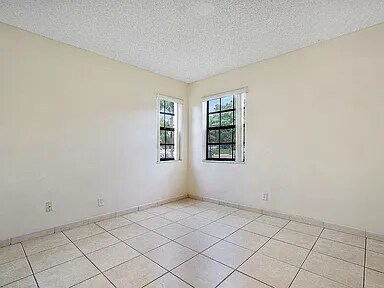 Building Photo - 3050 Norwood Pl