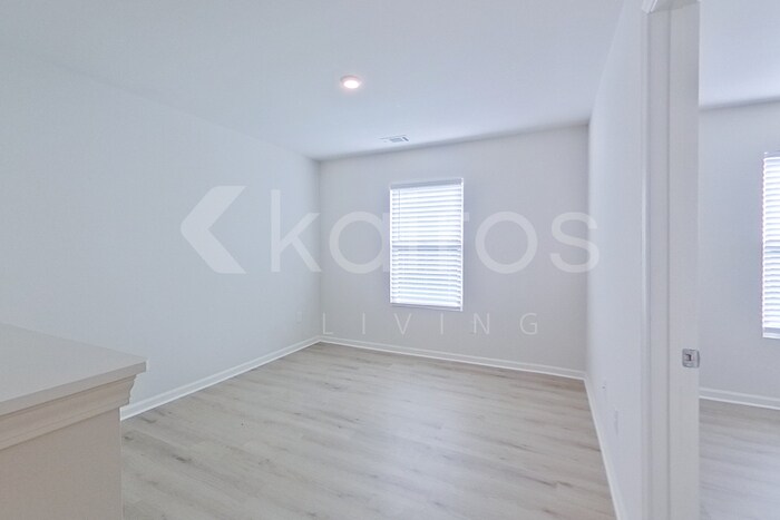 Building Photo - 837 VISTAMOUNT PATH