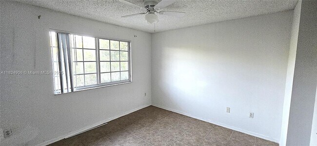 Building Photo - 4149 N Haverhill Rd