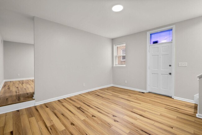 Building Photo - 2022 E Baltimore St