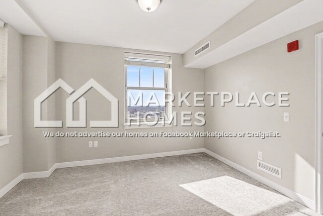 Building Photo - 525 W Lafayette Blvd