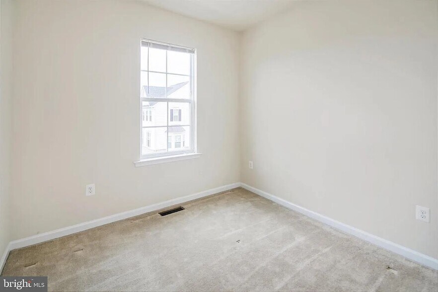 Building Photo - 5907 Leben Dr