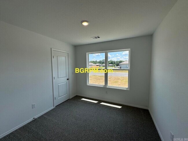 Building Photo - 25 Doe Run Dr
