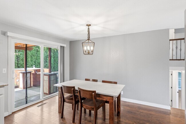 Building Photo - Spacious 4-Bedroom Chemawa Park Home with Fireplace, Bonus Room & Large Yard