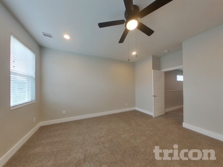Building Photo - 4421 Bora Bora Ln