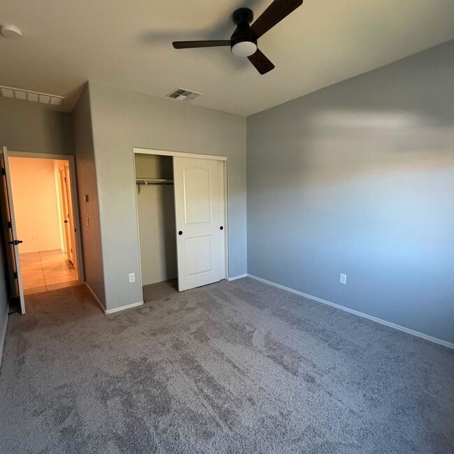 Building Photo - 9020 E Pantano Bluff Dr