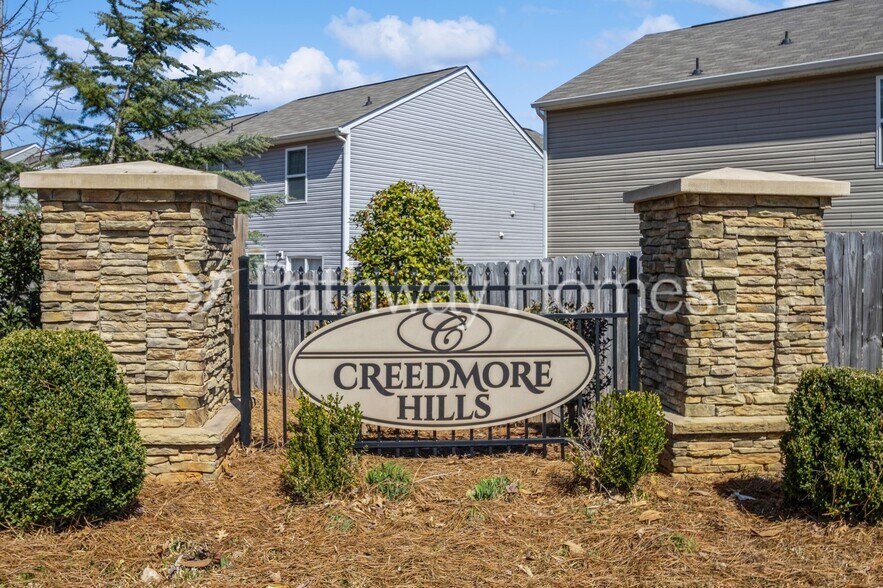 Building Photo - 8026 Moose Crk Dr