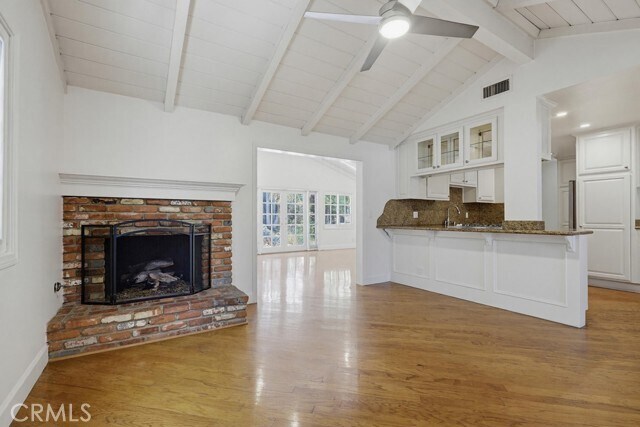 Building Photo - 2705 E Jacaranda Ave