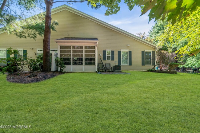 Building Photo - 138 Greenlawns Dr