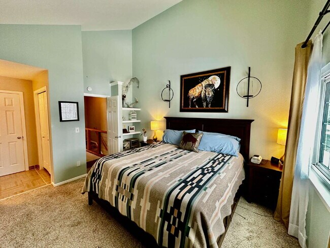 Building Photo - Wonderful 3-Bed Townhome Near Waneka Lake!