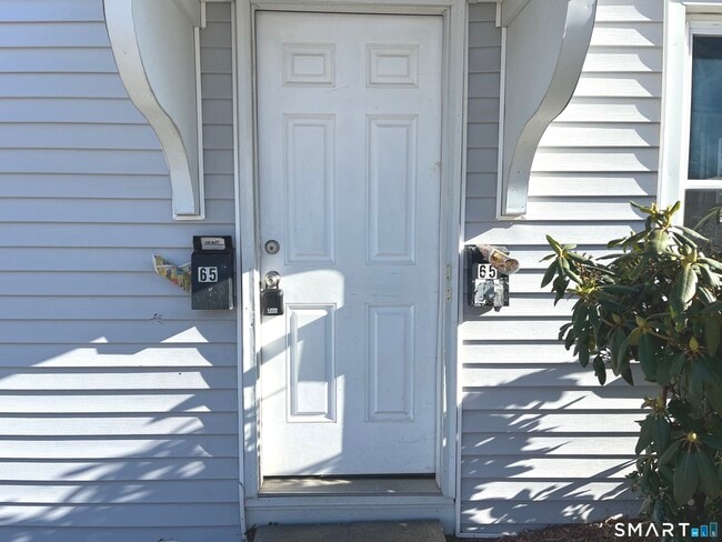 Building Photo - 65 Chambers St