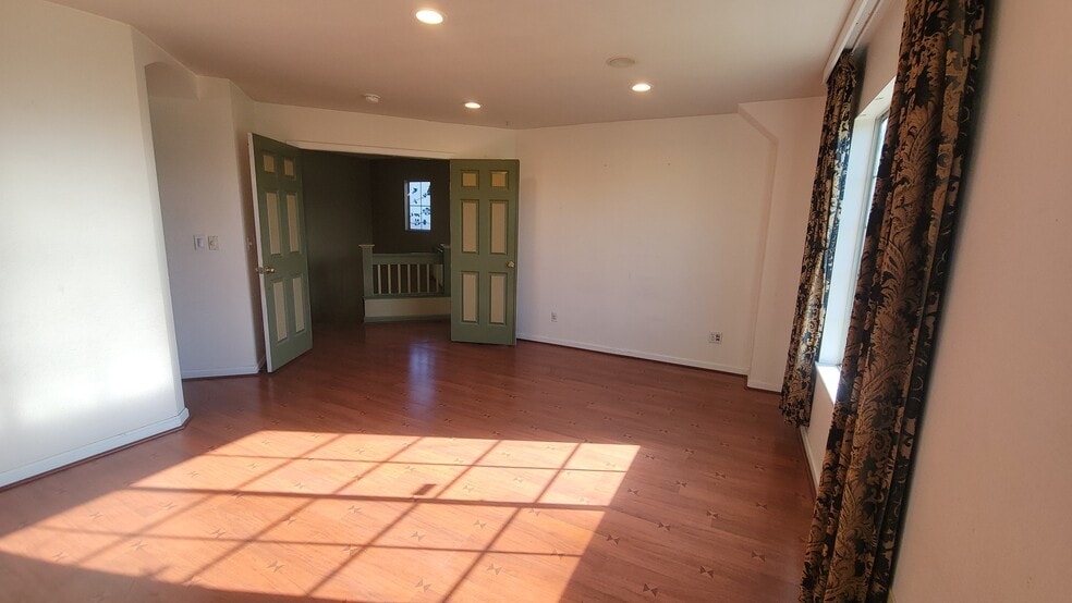 Building Photo - 1537 Hermocilla Way