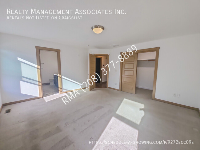 Building Photo - 6810 S Nordean Ave