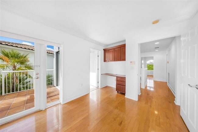 Building Photo - 21025 NE 31st Ave