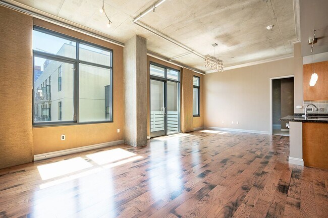 Building Photo - Expansive East Village 1 Bedroom at M2I! 2...