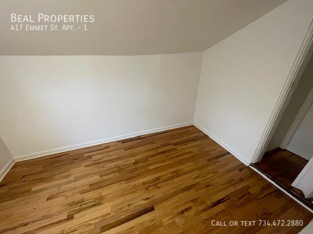 Building Photo - 417 Emmet St