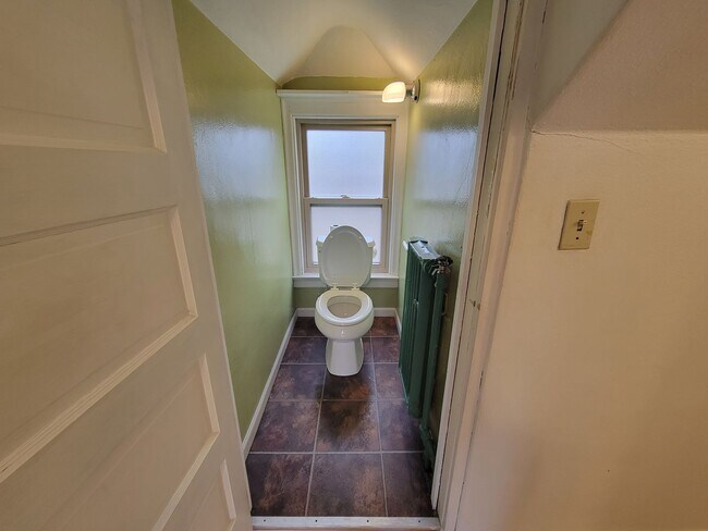 Building Photo - 2002 E 1st St