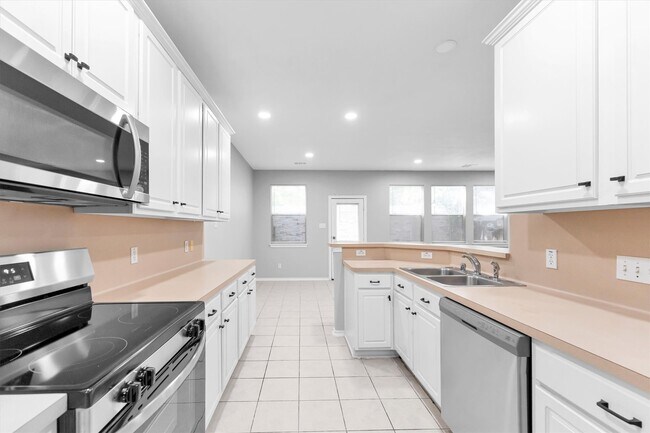 Building Photo - 16007 Sandy Path Ln