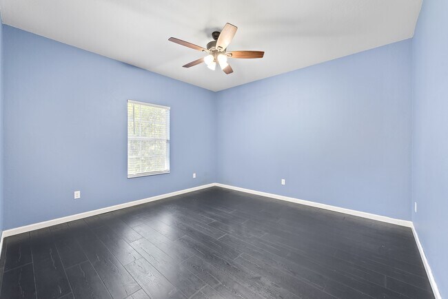 Building Photo - 68 Richard Dr