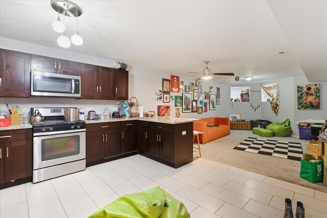 Building Photo - 4423 S Prairie Ave