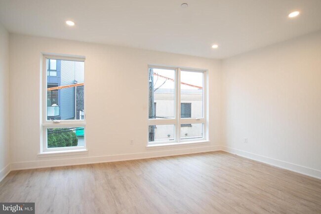 Building Photo - 1325 N Lee St