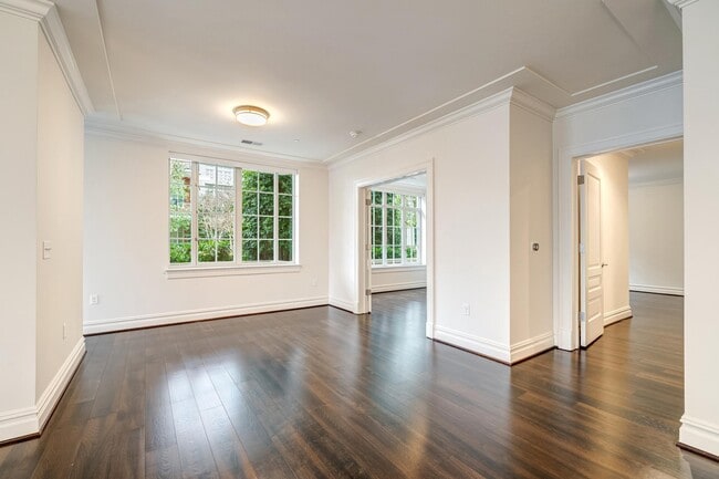 Building Photo - 6900 Fleetwood Rd