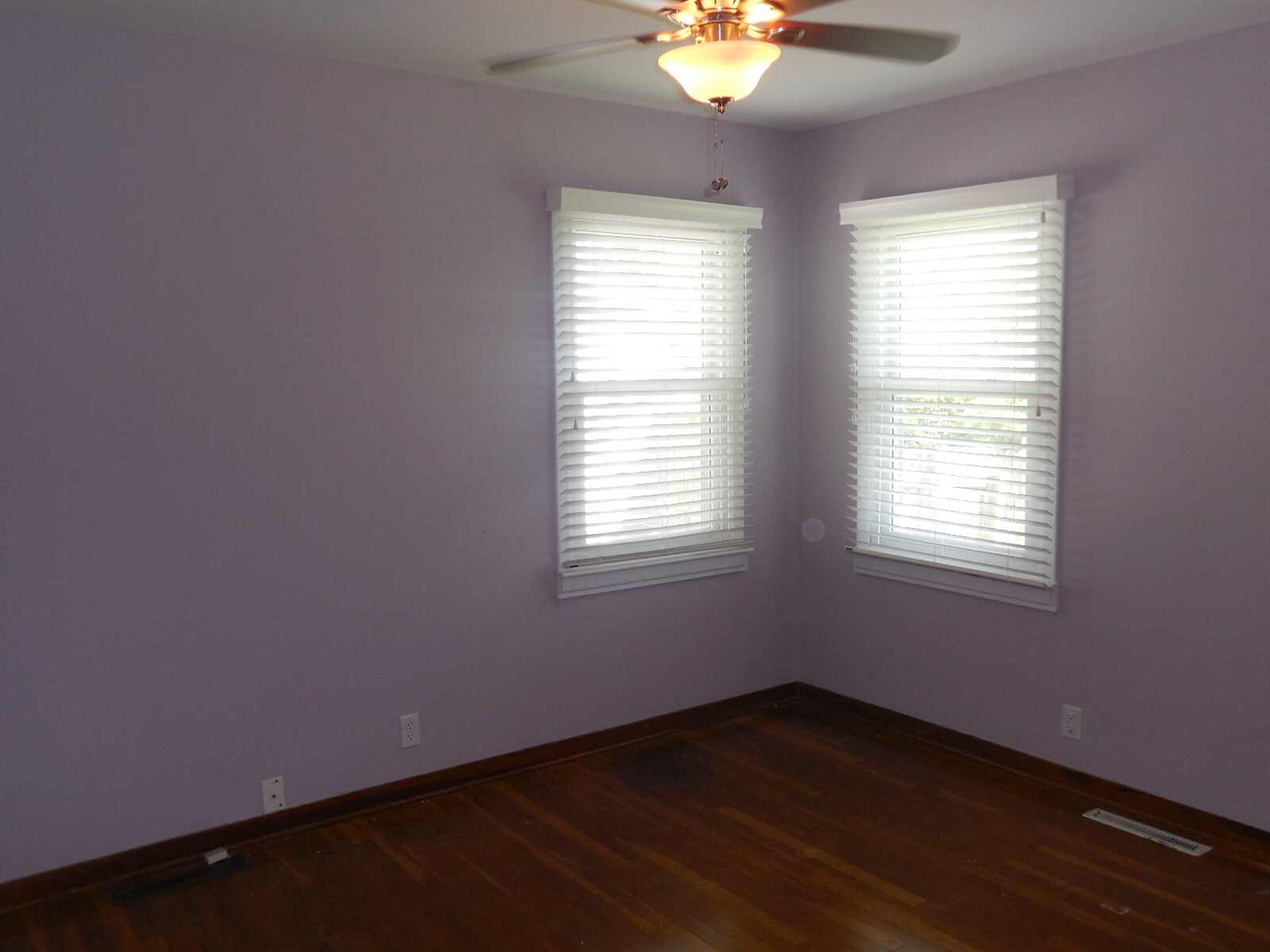 Building Photo - 2021 Stratford Rd