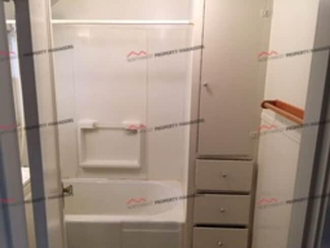 Building Photo - r191f