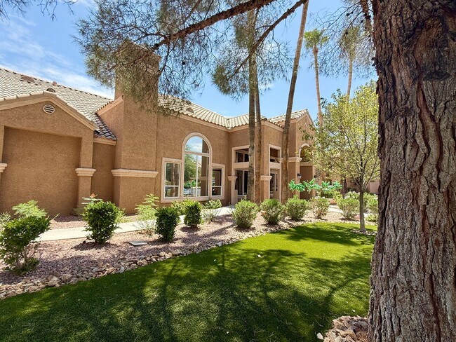 Building Photo - Beautifully Updated Condo in Gated Copper Palms Community