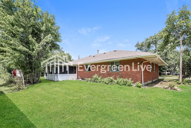 Building Photo - 340 Madora Ave