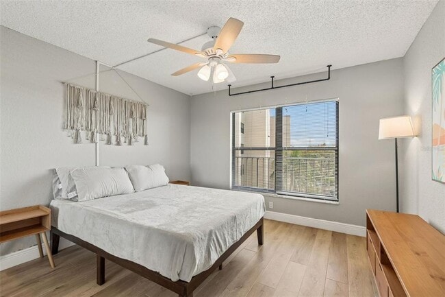 Building Photo - 900 Cove Cay Dr