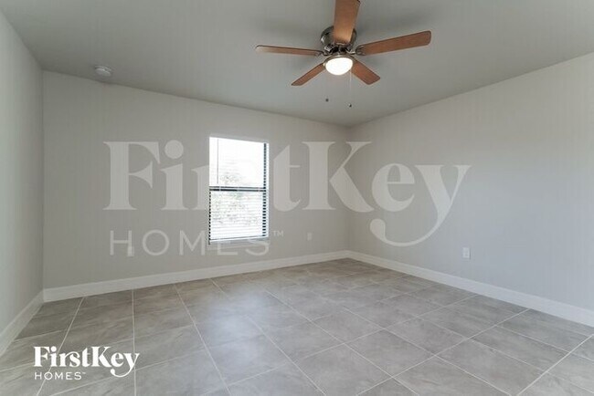 Building Photo - 817 Acton Ave