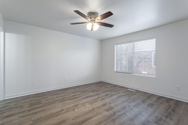 Building Photo - Tranquil Retreat in Trailside
