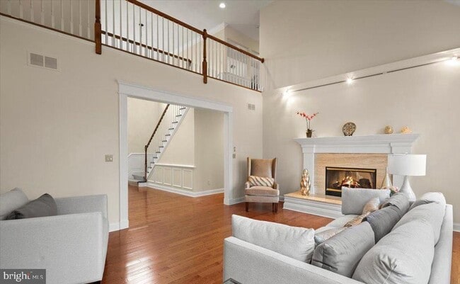 Building Photo - 12 Windermere Way