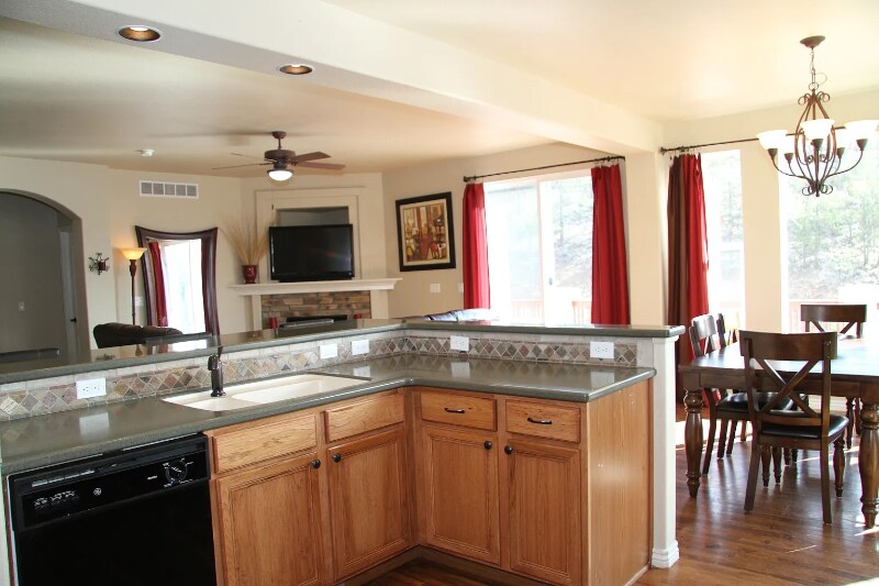 Building Photo - 2424 Sierra Oak Dr