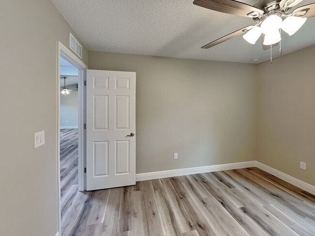 Building Photo - 238 W Ruska Pl