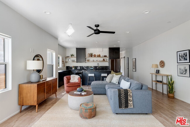 Building Photo - 841 N La Fayette Park Pl