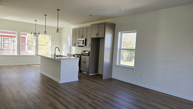 Building Photo - 4876 Parkside Ln