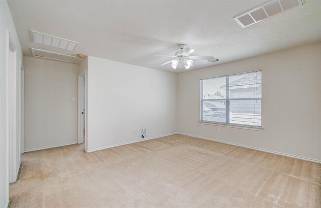 Building Photo - 12026 Parkers Hideaway Dr