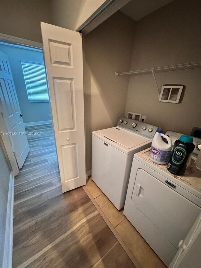 Building Photo - 11980 SW 29th St