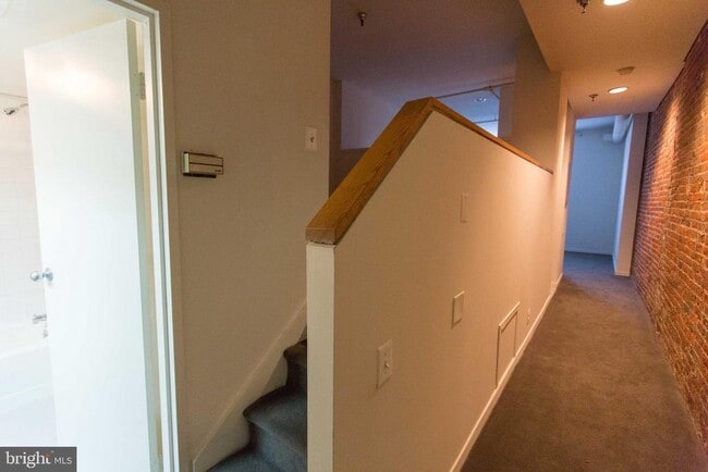Building Photo - 132 Arch St