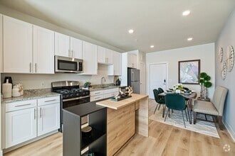 Building Photo - Birchway Perry Road