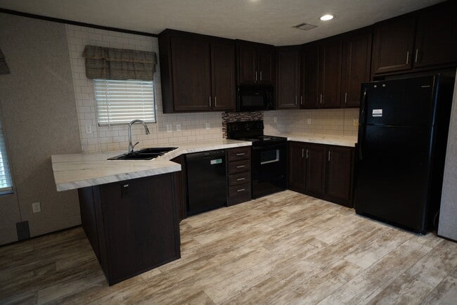 Building Photo - Spacious 2020 Clayton Home Awaits You just 1 mile to JSU!