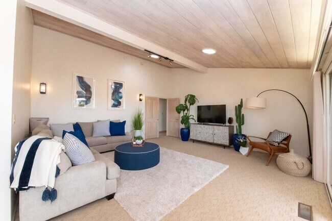 Building Photo - Amazing La Jolla North PB home with panoramic views of the ocean, bay and downtown