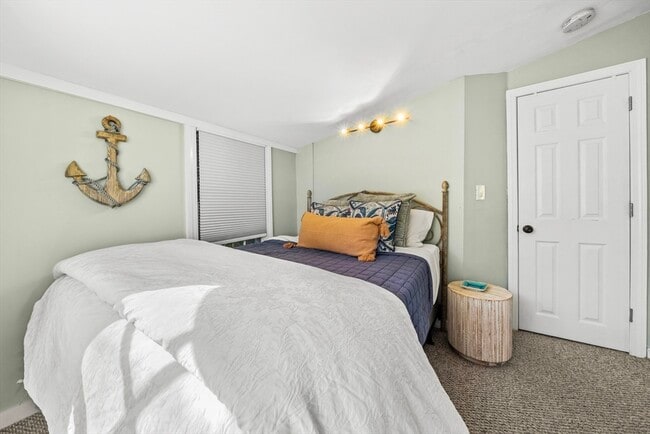 Building Photo - 9 Gingerbread Hill