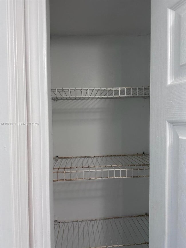 Building Photo - 2931 SE 13th Ave