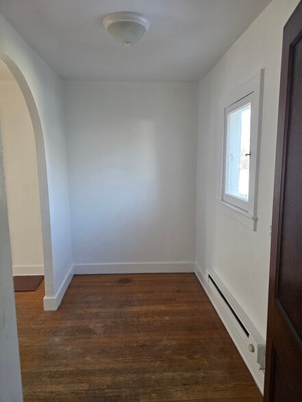 Building Photo - 833 10th St NW